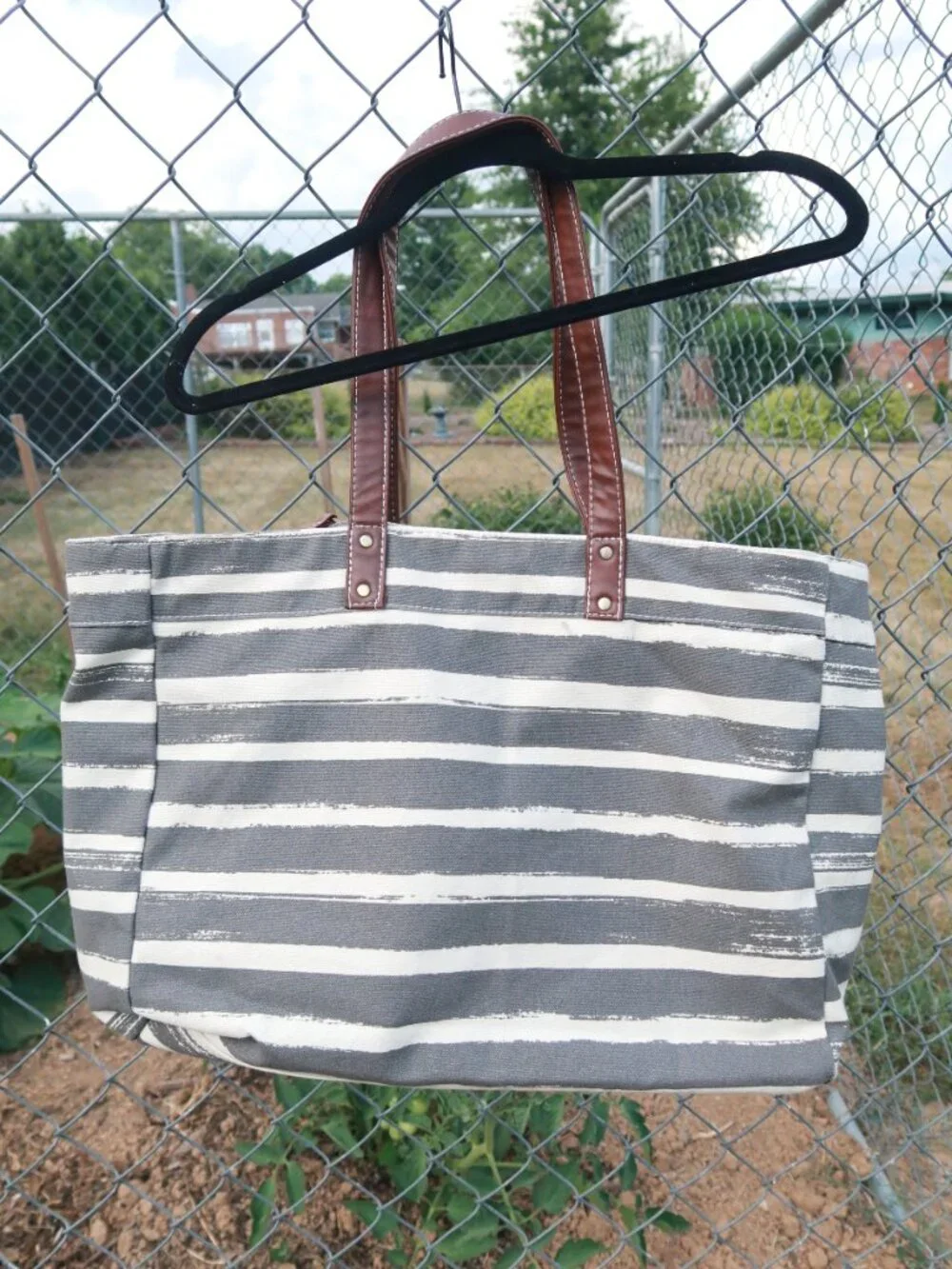 Maika carryall tote